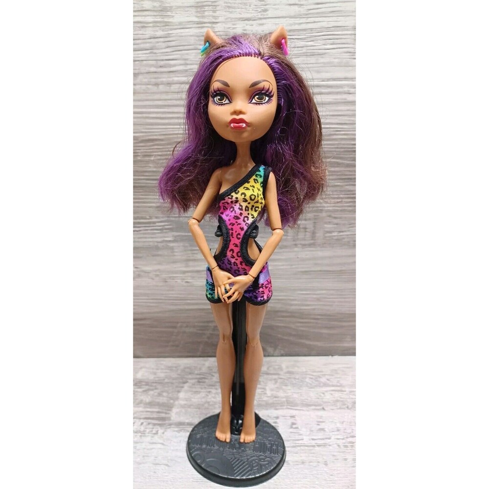 Clawdeen Wolf Gloom Beach Monster High Doll 2011